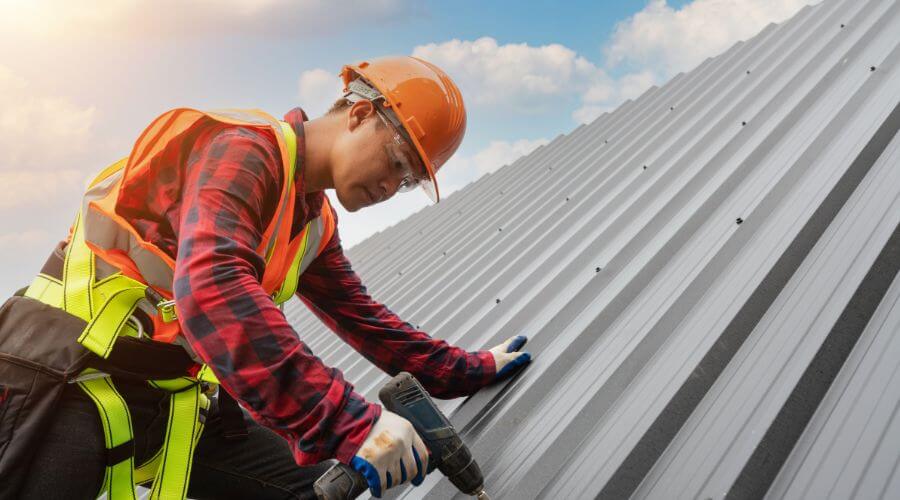 Professional gutter cleaning in Elberta, UT